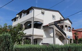 Apartments & Zimmer Jasmine